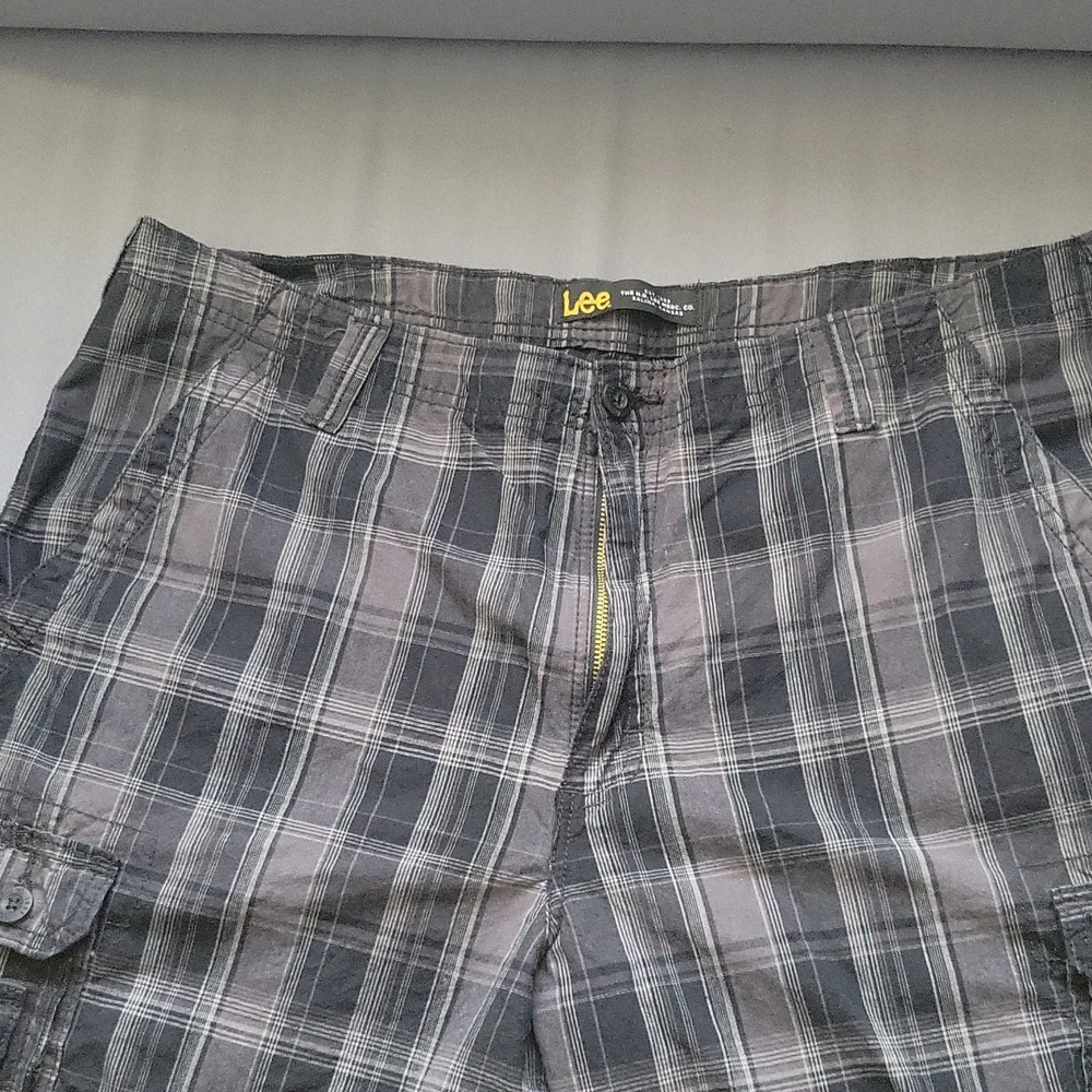 Shorts - Picture 2 of 3